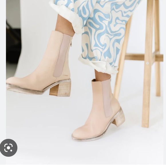 BNIB Free People Essential Chelsea boots - Picture 4 of 5